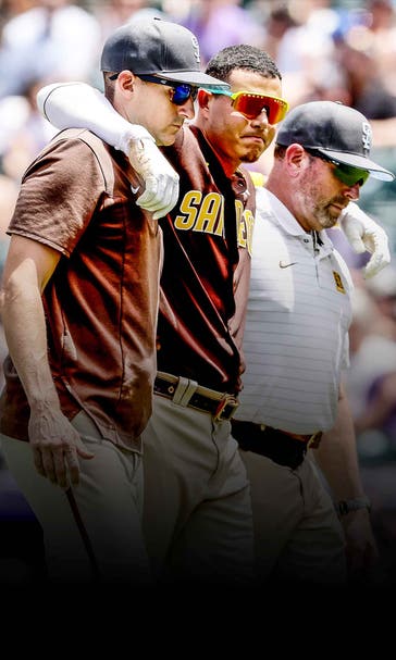 Padres' Machado suffers sprained ankle, X-rays negative